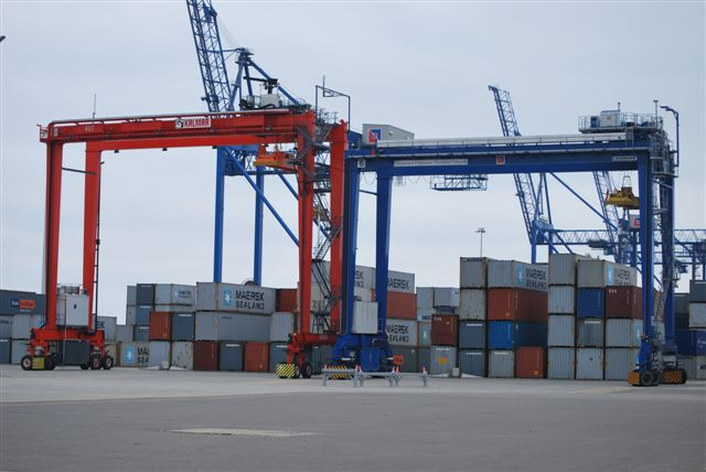 Two new Kalmar RTG cranes are working in DCT Gdansk terminal. - MarinePoland.com