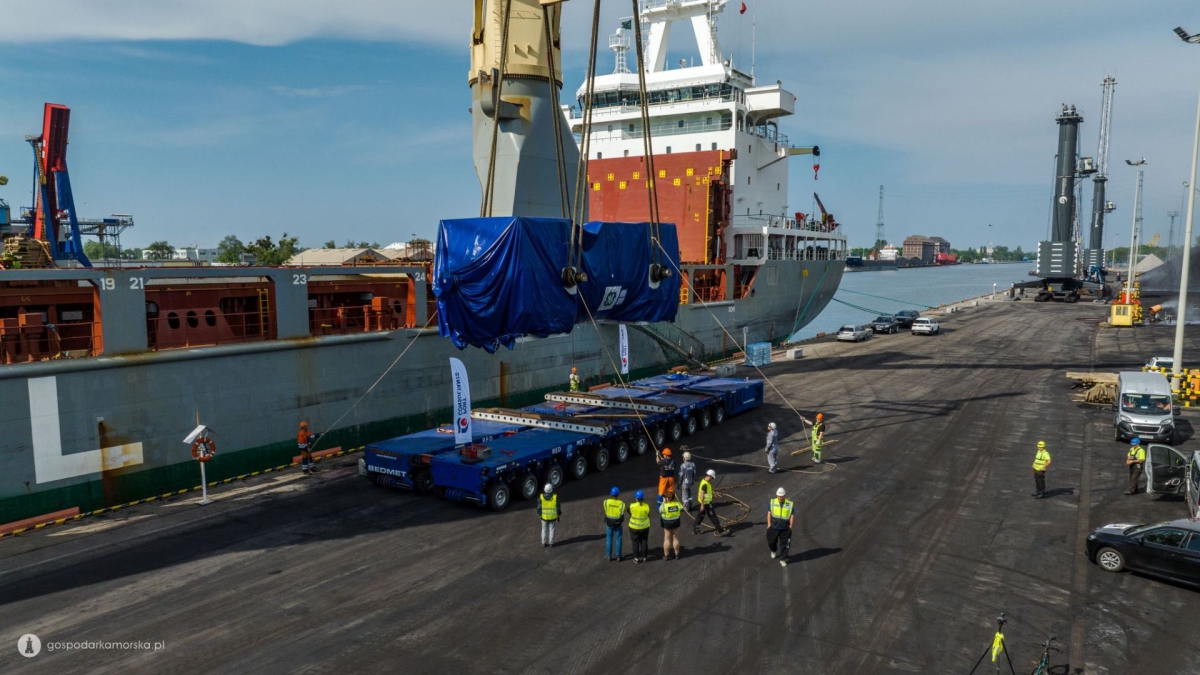 Port of Gdańsk. GE generators sailed to Asia - MarinePoland.com