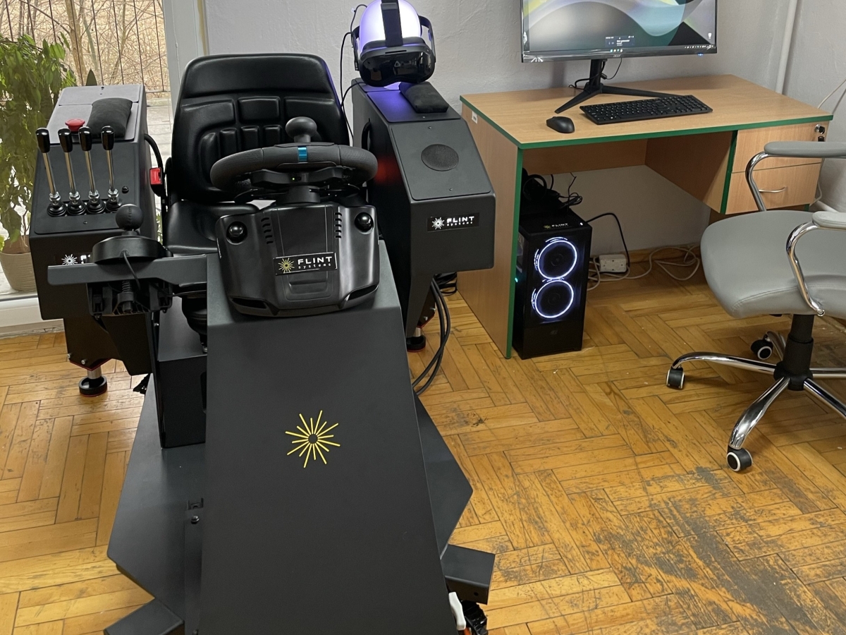 Forklift simulators delivered to clients before Christmas - MarinePoland.com