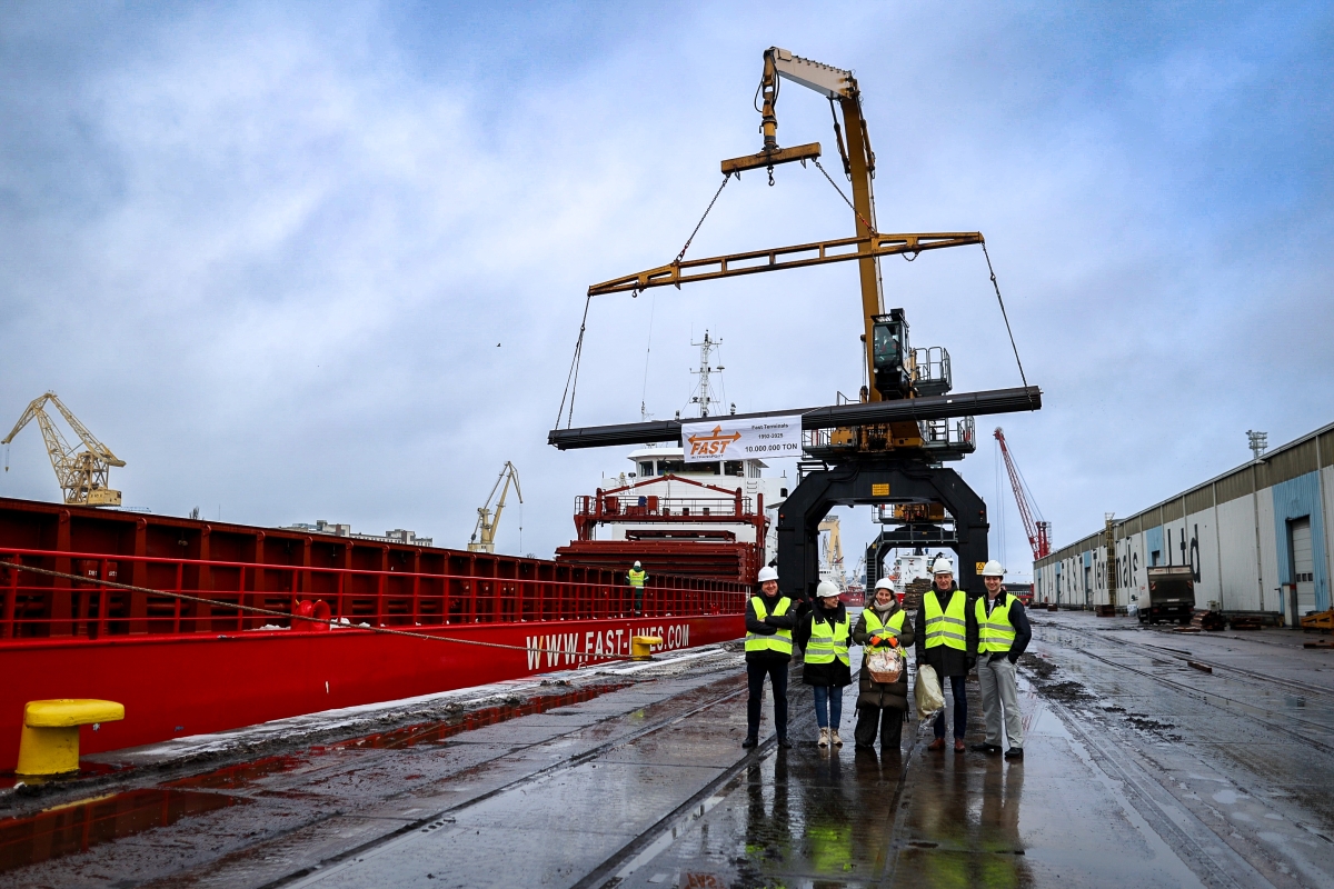 33 years, 10 million tons, and a course for further development – Fast Terminals starts the year well - MarinePoland.com